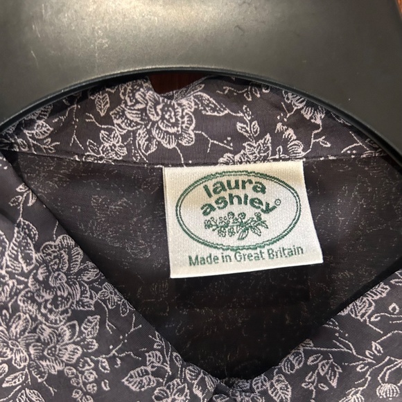 Vintage Laura Ashley Button-Up Shirt Floral Print Grey Black Feminine Office - Picture 6 of 7